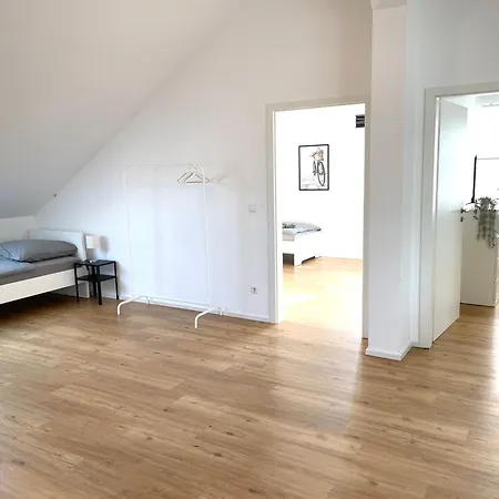 아파트 Monteurwohnung Mit Einzelbetten, Wlan, Waschmaschine, Parkplatz, Voll Ausgestattet In Pfaffenhofen *