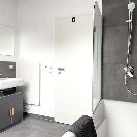 Monteurwohnung Mit Einzelbetten, Wlan, Waschmaschine, Parkplatz, Voll Ausgestattet In Pfaffenhofen