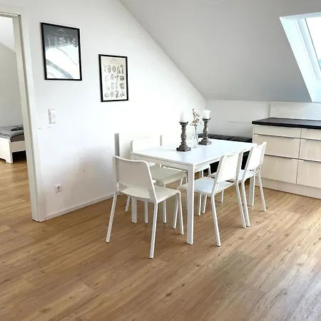 Monteurwohnung Mit Einzelbetten, Wlan, Waschmaschine, Parkplatz, Voll Ausgestattet In Pfaffenhofen * Pfaffenhofen (Heilbronn)