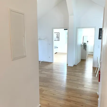 Apartmán Monteurwohnung Mit Einzelbetten, Wlan, Waschmaschine, Parkplatz, Voll Ausgestattet In Pfaffenhofen *